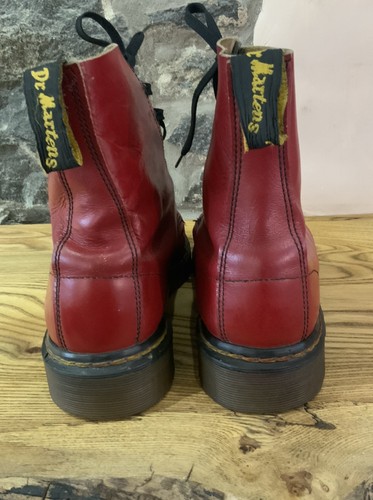 Botas vintage DR MARTENS ROJO CEREZA talla 9uk 8 agujeros con cordones Hechas en Inglaterra - Imagen 8 de 23