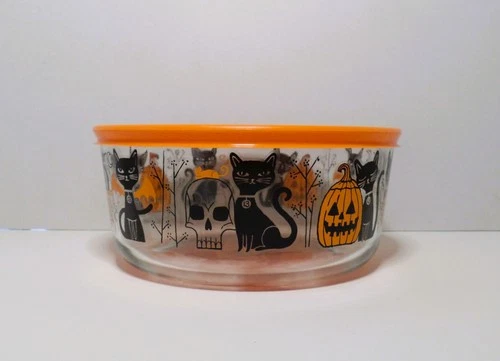 Pyrex HALLOWEEN Storage Bowl Trick or Treat 7 Cup - Black Cats, Skulls Halloween