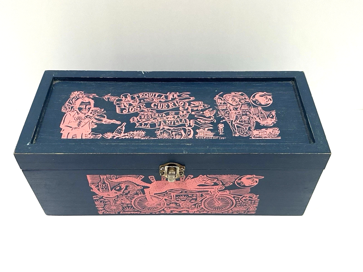 gallery#101 (Sl：2648s/253s)　限定BOX EGOIST Jose Cuervo Tequila Reserva De Familia Box 1997 Artemio Rodriguez
