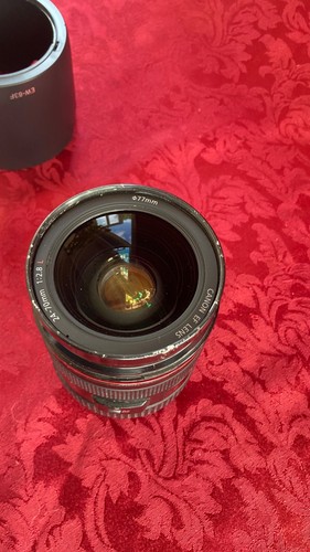 Canon EF 24-70mm F2.8 L USM AF Pro Zoom Lens with Front & Rear Lens Caps & Hood - Picture 10 of 10