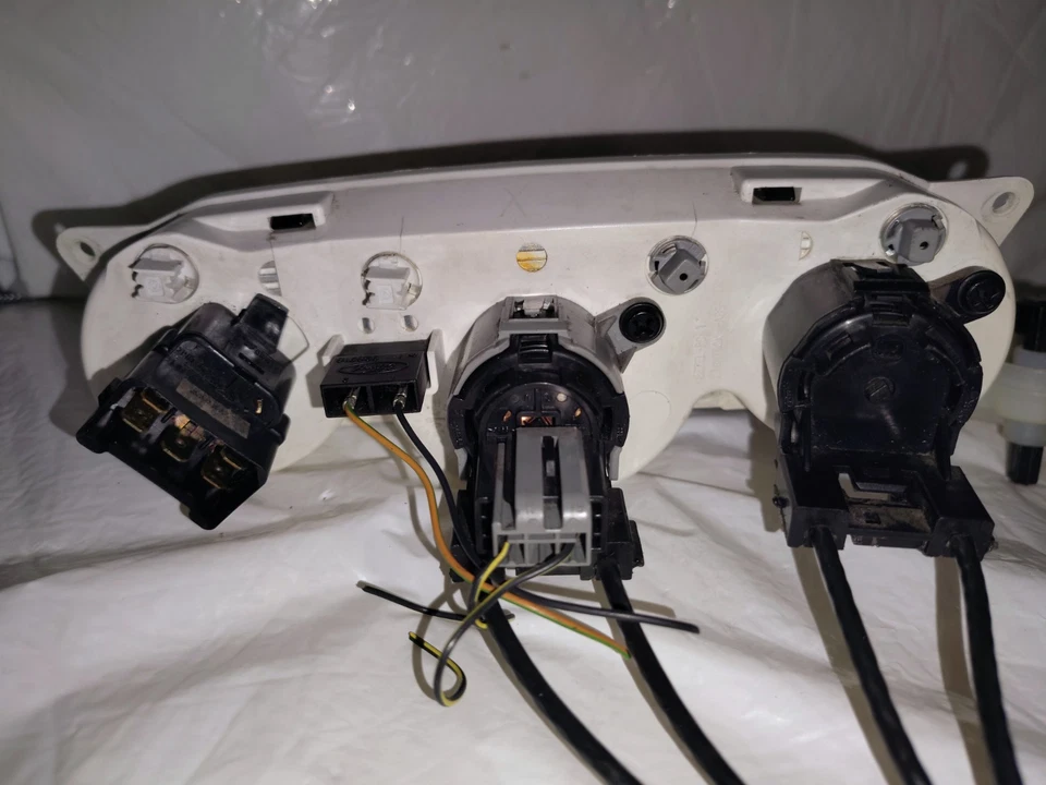 2000-07 FORD FOCUS A/C Heater Climate Control Unit W/ Cables & Actuators OEM - Image 2 of 4