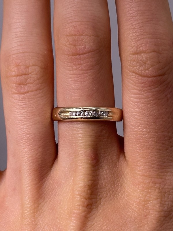 14K Yellow Gold Approx 0.20 CTW Natural Diamond Band Ring Size 8.25