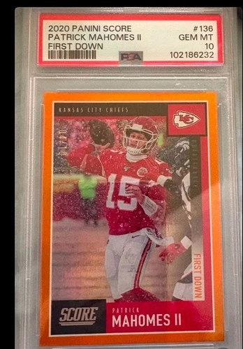 2020 Score Patrick Mahomes II #136  /10 First Down PSA 10