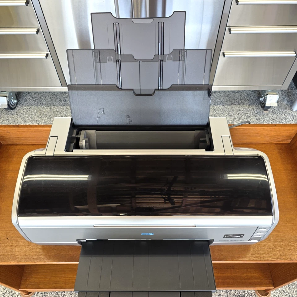 Epson Stylus Photo R2400 Digital Photo Inkjet Printer ~ For Parts or Repair - Image 3 of 4