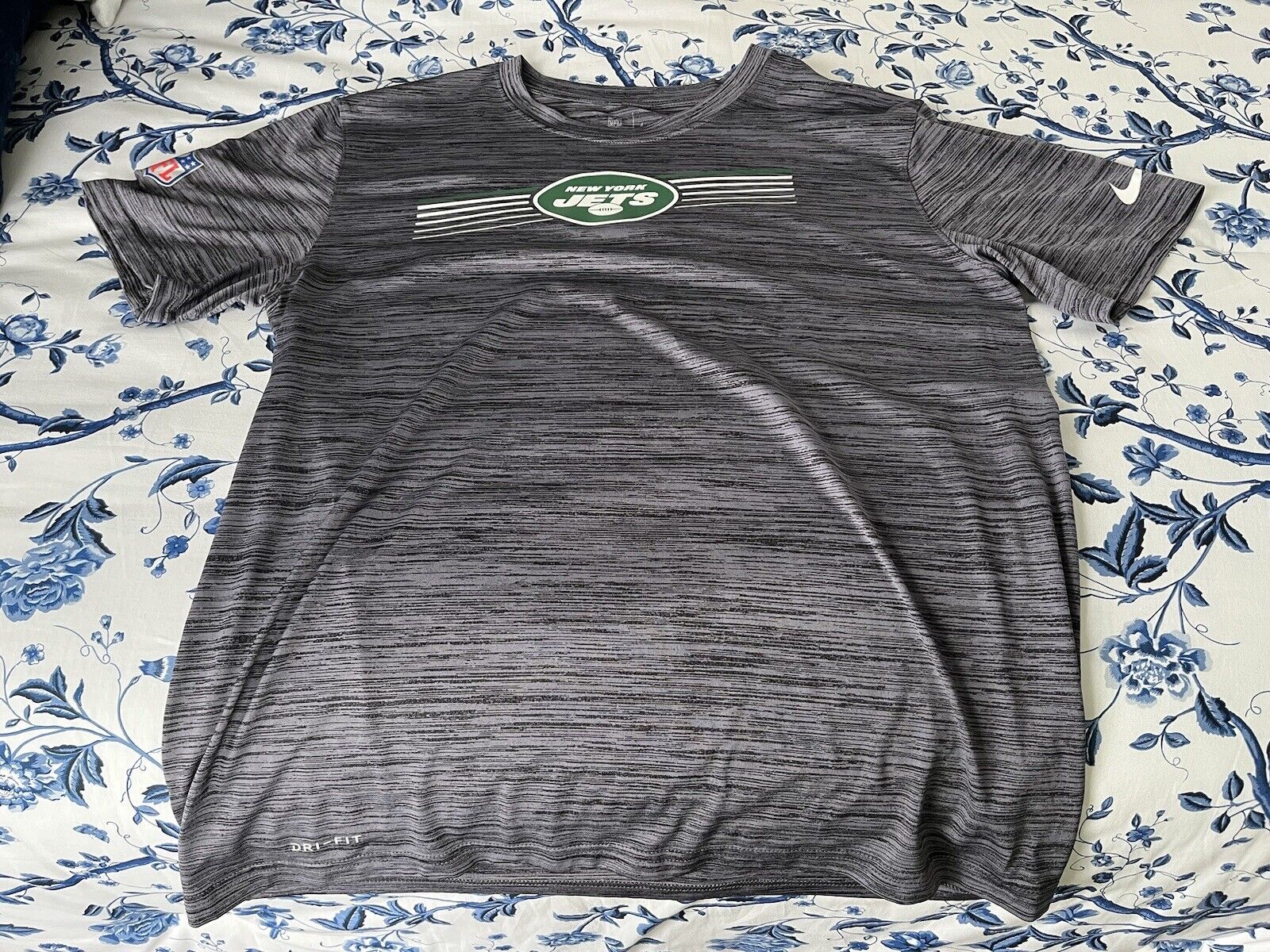 (2) New York Jets NFL T-Shirt Medium Men’s Dri Fi… - image 5