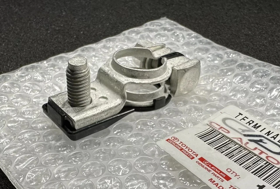 81-88 TOYOTA COROLLA POSITIVO BATERÍA TERMINAL CONECTOR OEM NUEVO Foto 4 de 4