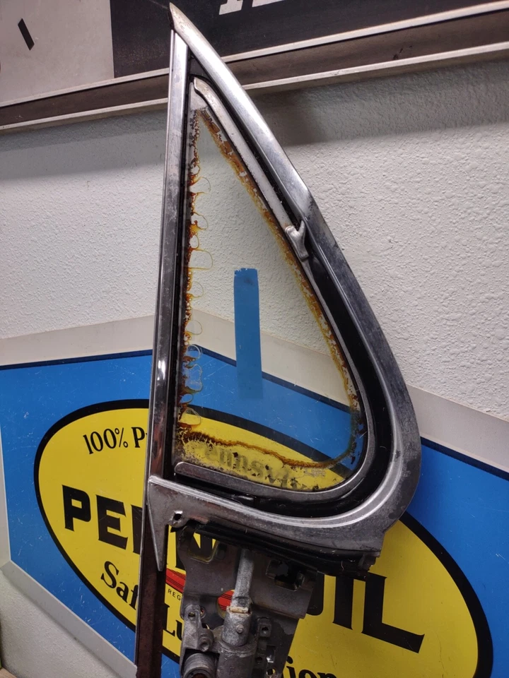 Impala 1962 ventana de ventilación lado derecho buen estado EZ RESTO SUPER SPORT 2 PUERTAS BUEN CROMO Foto 4 de 4