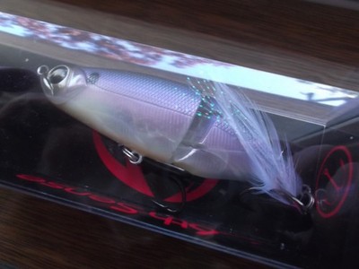 6th Sense Speed Glide Swimmer 100  4 inch 7/8 oz. Ghost Bone Minnow
