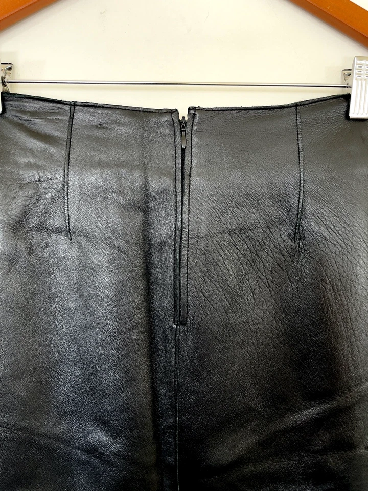VTG BCBG Max Azria Womens Y2K 100% Leather Skirt Sz 8 Black Lined Soft Chic Edge - Image 4 of 4