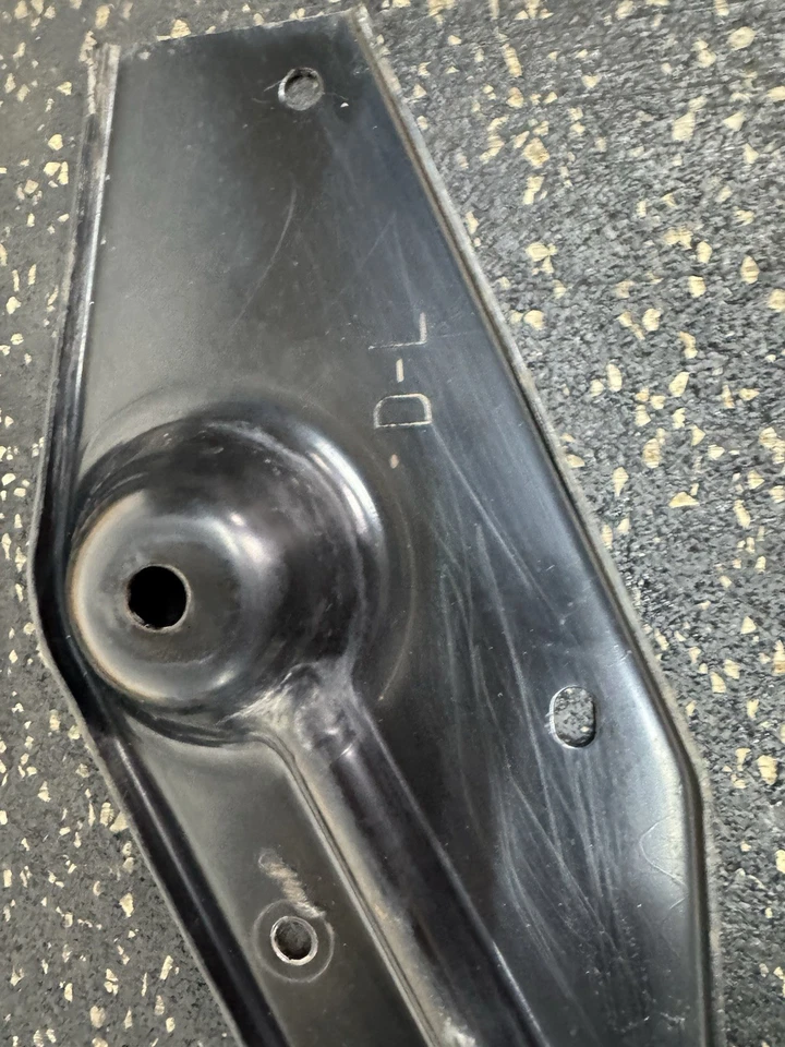 94-96 1994 94 95 Mitsubishi 3000GT Juego de pares de soportes de faros antiniebla OEM Foto 3 de 4