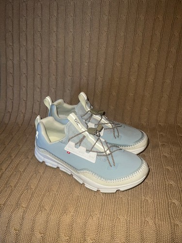 ON RUNNING Women's Cloudaway Trainers Glacier Seedling Sneakers Size 9