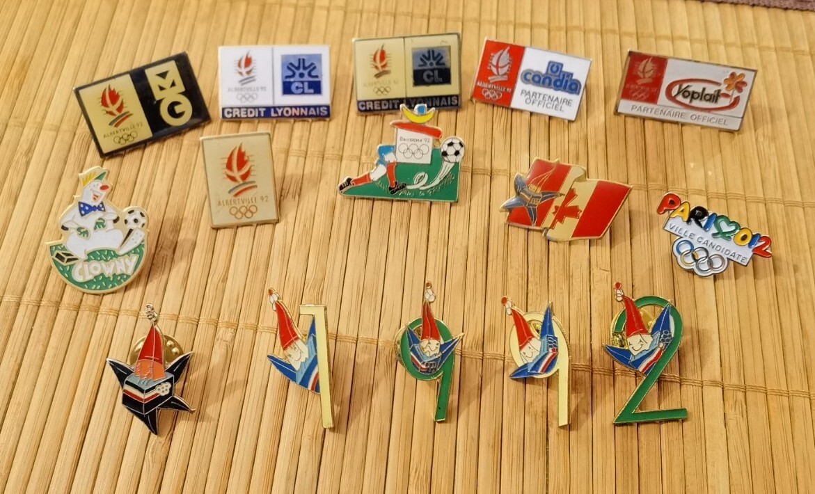 Lot complet de pin's sport jeux olympiques/ boisson COCA COLA