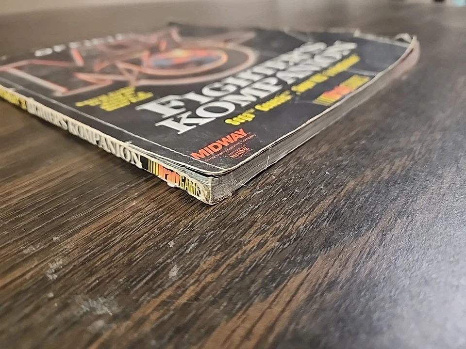 Official Mortal Kombat 3 Fighters Kompanion Rough Condition - Image 4 of 4