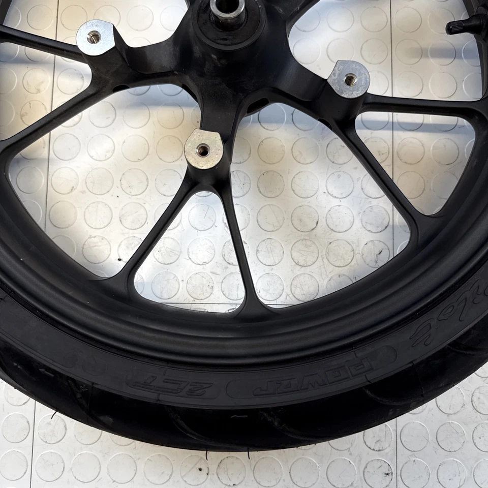 Llanta delantera Honda OEM CB300 R 2022-2024 CB300R COMO NUEVA (DOBLADA) Foto 2 de 4