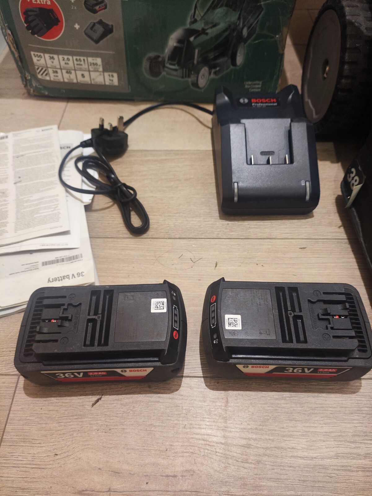 bosch-easy-rotak-36-550-cordless-lawnmower-2x-2-0a-batteries-charger