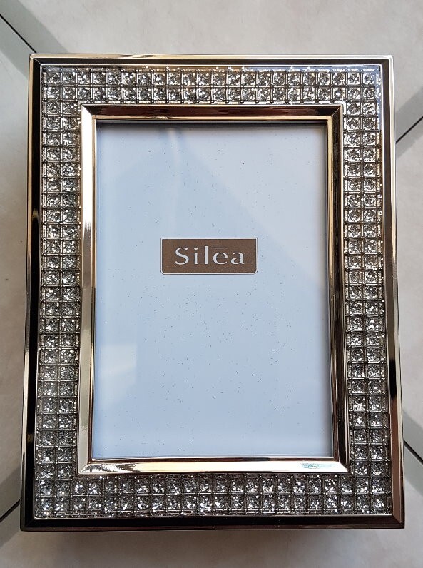 Boîte à bijoux argentée Silea avec cadre photo et strass étincelants