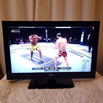 LG LCD 32  Screen ￼TV Television  Model 32CS560 Flatscreen ￼HD