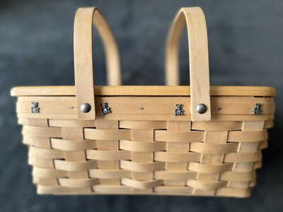 Rare Signed Longaberger, Boyd Bear 2005 Basket W/lid.