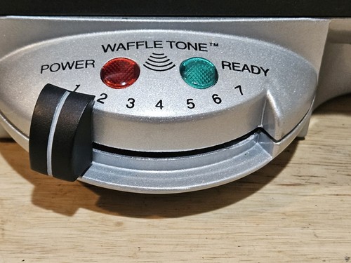 Villaware Waffle Maker Circus 20110 Waffler Elephant Lion Tent Clown Tested EUC - Picture 4 of 11