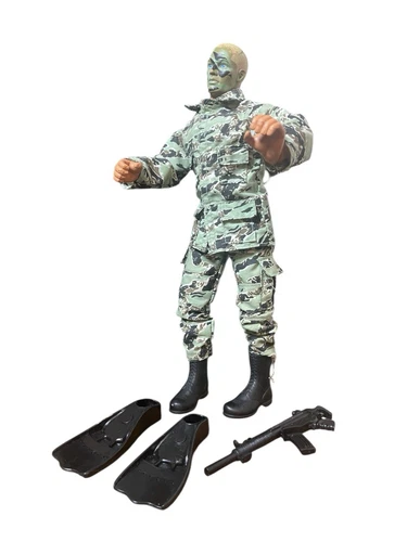 Hasbro 1996 G.I. Joe Navy Seal + Accessories