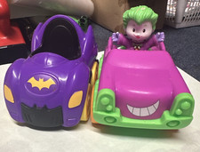 Pacchetto giocattoli Fisher Price Little People Batman & Joker Cars