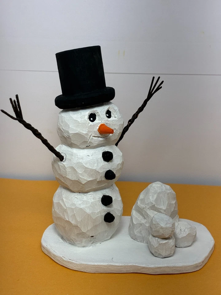 Classic Hand Carved Winter Snowman with Top Hat - Caricature Table Ornament - Image 4 of 4