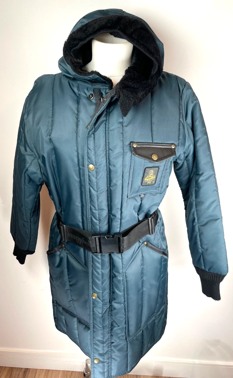 Vintage Refrigiwear Navy Blue Nylon Outdoor Warm Fleece Hooded 3/4 Coat Medium