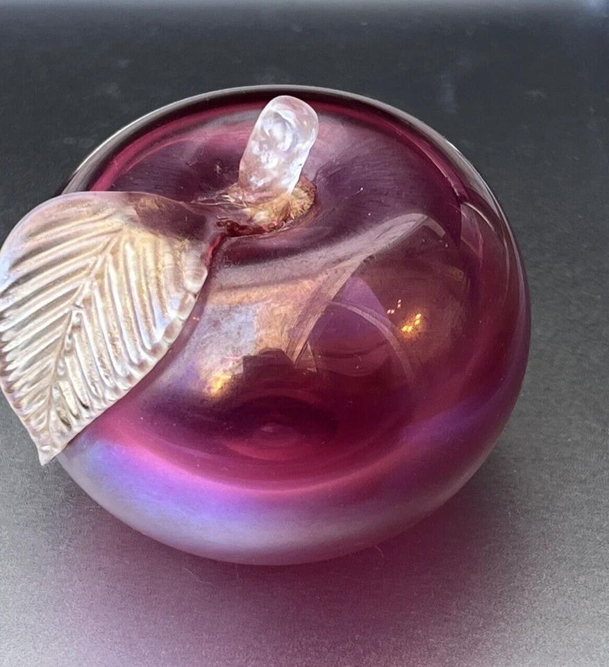 复古 Murano 艺术玻璃蔓越莓粉红色苹果雕像书挡镇纸 — 第 2/4 张图片