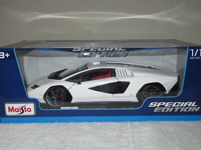 LAMBORGHINI COUNTACH LPI 800-4 PEARL WHITE 1:18 MAISTO OPENING DOORS REAR & HOOD