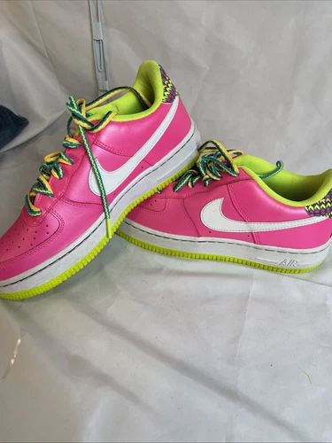 Nike Air Force 1 scarpe da ginnastica sportive basse rosa Volt da bambina taglia 5 5 anni CW5761 600