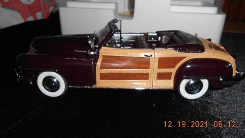 Danbury Mint 1948 Chrysler Town & Country Convertible 1/24 scale Die Cast Model - Picture 6 of 9