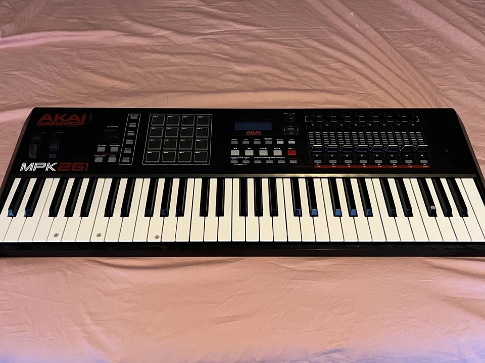 Akai MPK261