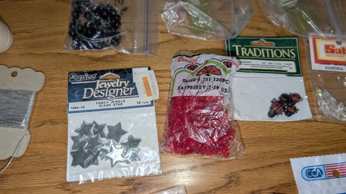 Bracelet Beads & Jewelry Making Lot Mix Of Modern & Vintage, Wood & Plastic Bead - Picture 12 of 12