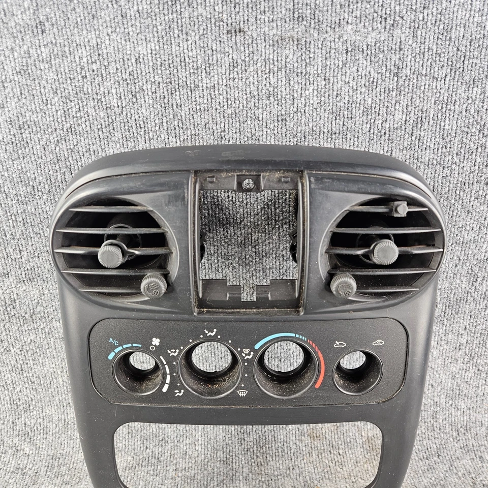 Chrysler PT Cruiser 2001-2005 radio central tablero control de clima bisel negro OEM Foto 3 de 4