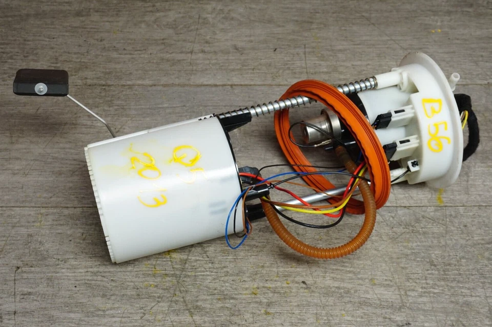 AUDI Q5 QUATTRO 8R 2013-2014 3,0 L tanque trasero bomba de combustible sensor de nivel del transmisor fabricante de equipos originales* Foto 3 de 4