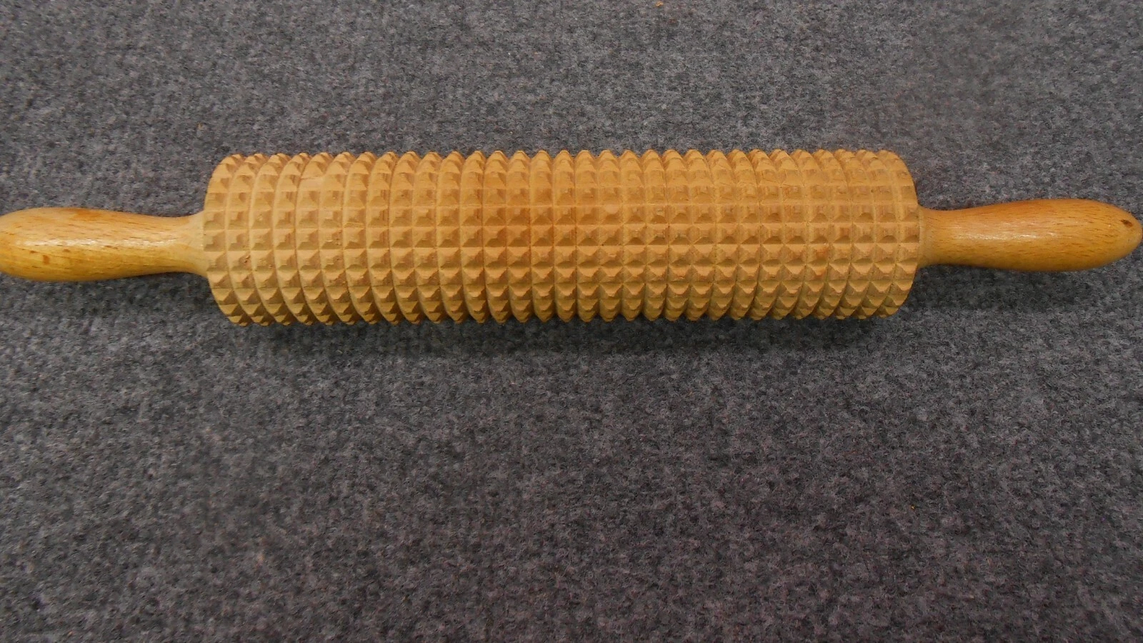 VINTAGE WOOD CARVED ROLLING PIN 15"