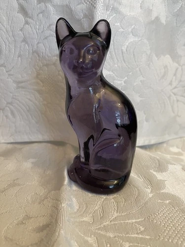 Vintage Fenton Amethyst Glass 5-1/8" Cat Sitting Figurine