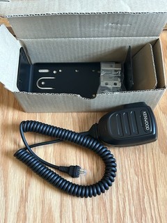 Kenwood KMC 65 Microphone 8 pin w/Hangup Clip New Radio Bracket (New in Box)