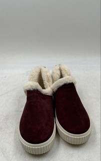 Timberland Womens Skyla Bay Red Suede Low Top Slip On Shoes Size 8