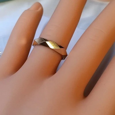 18K Yellow Gold Ring Geometric Trapezoid Size 6.5 Unisex Band Stackable New 4mm