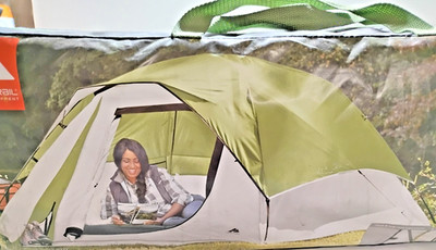 OZARK TRAIL OUTDOOR TENT ,4 PERSON DOME, W/ OVERCOVER   NEW!  IN SOFT CASE  ( B9