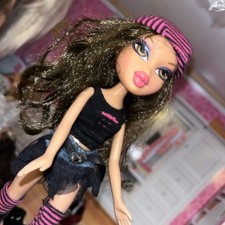 Rare 2005 Bratz Treasures Yasmin Doll w/ Pirate Accessories pirate chest