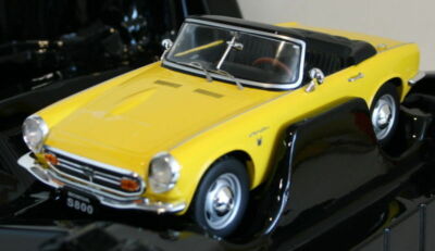Triple9 1/18 Honda S800 Roadster Top Down Yellow - Diecast model car