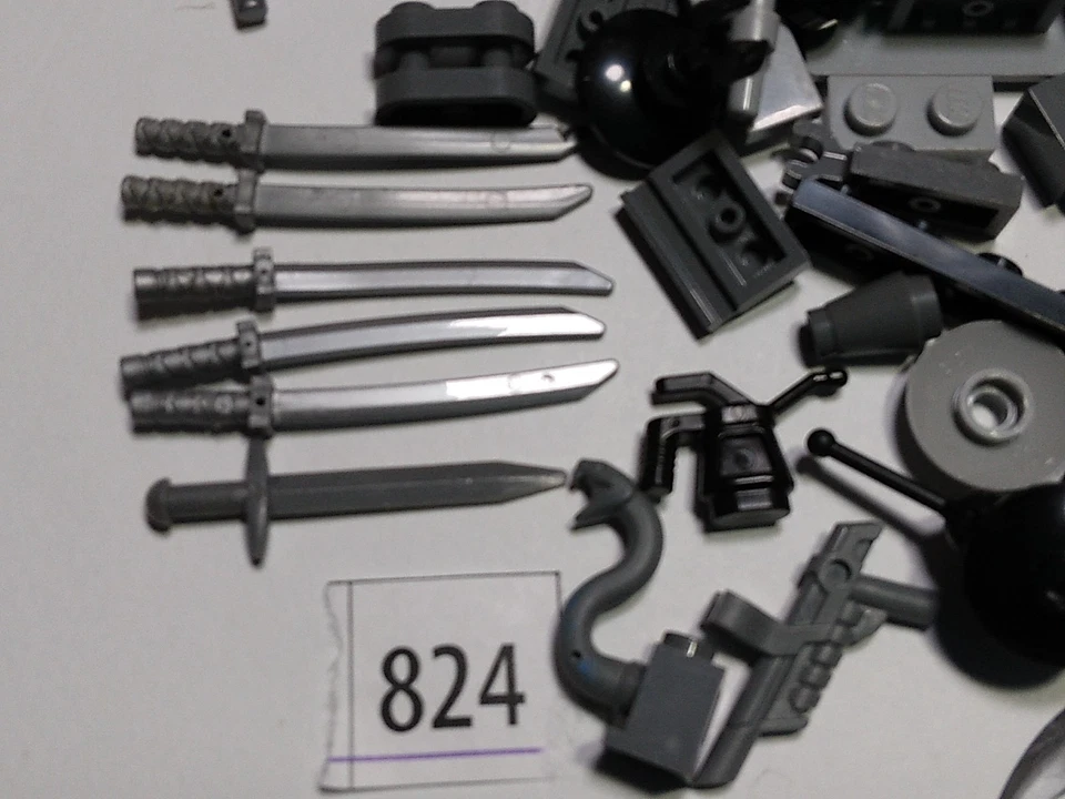Lego Lote 500 Pequeños Negro Gris Ladrillo Arma Accesorios Ninjago Espadas Herramientas 824 Foto 2 de 4