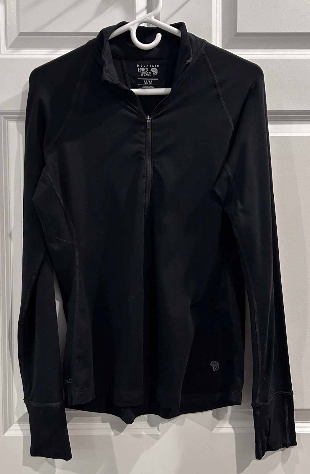 Mountain Hardwear Pullover Womens Medium Black Quarter Zip Thumbholes Base Layer