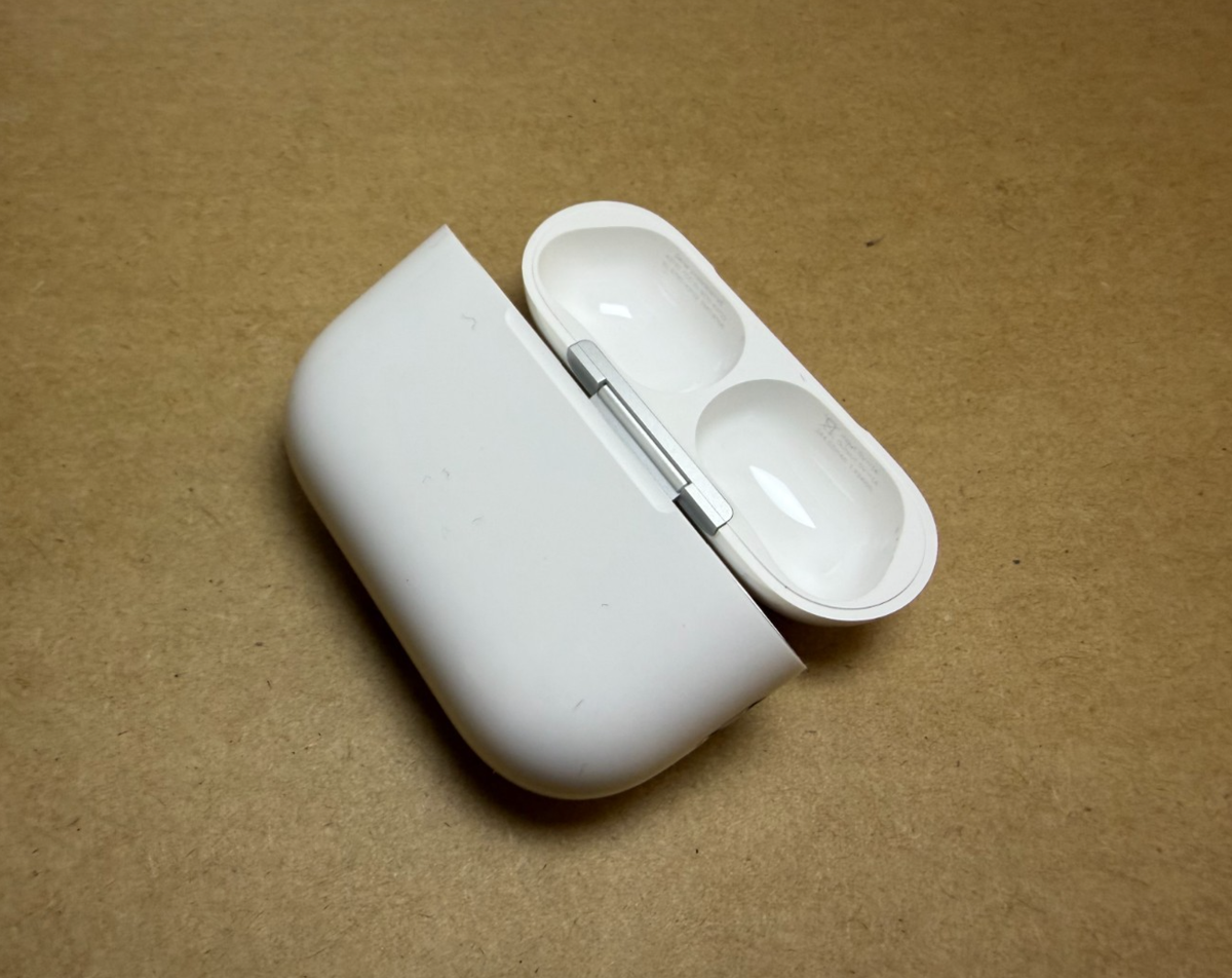 NEW Apple AirPods Pro 3 Original OEM Replacement Charging Case