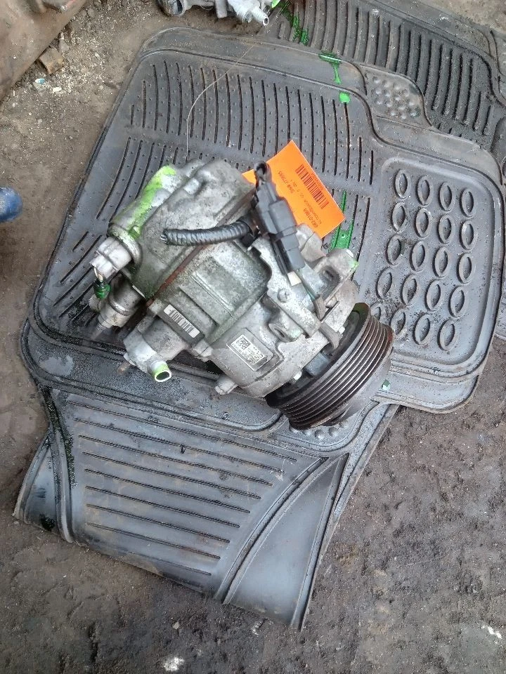 Used A/C Compressor fits: 2013 Ford Fusion 1.5L ID DG9H-19D629-BA thru BG Grade Foto 3 de 4