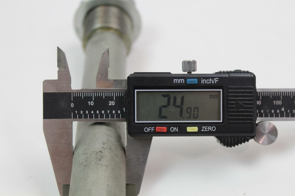 A TMページ Kawasaki SWING ARM PIVOT SHAFT 33032-036 - Z1 Parts Inc