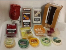 Mini Warmer and Wax Lot - Plug-in Outlet Warmer with Used and New Wax Assortment