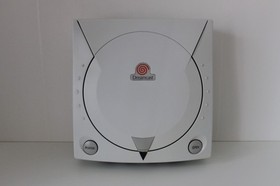 SEGA Dreamcast Console Bundle- 2 Controllers - 2 VMUS - 1 Memory Card - HKT-3020